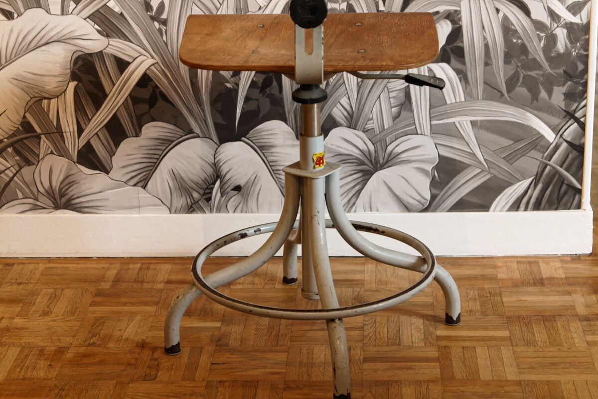 Swivel industrial chair bao