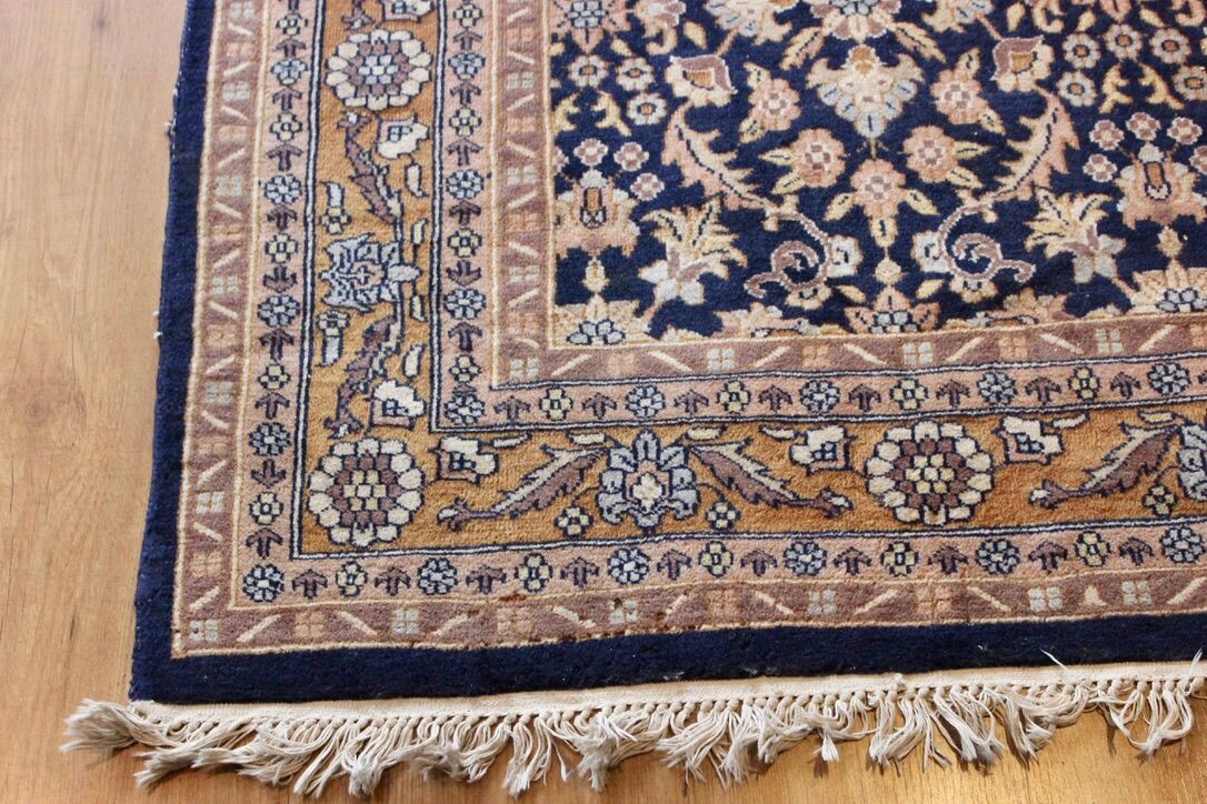 Pakistani vintage carpet 275x192 cm