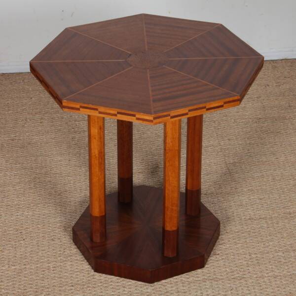 Wooden gueridon, Art Deco work from the 1930s.