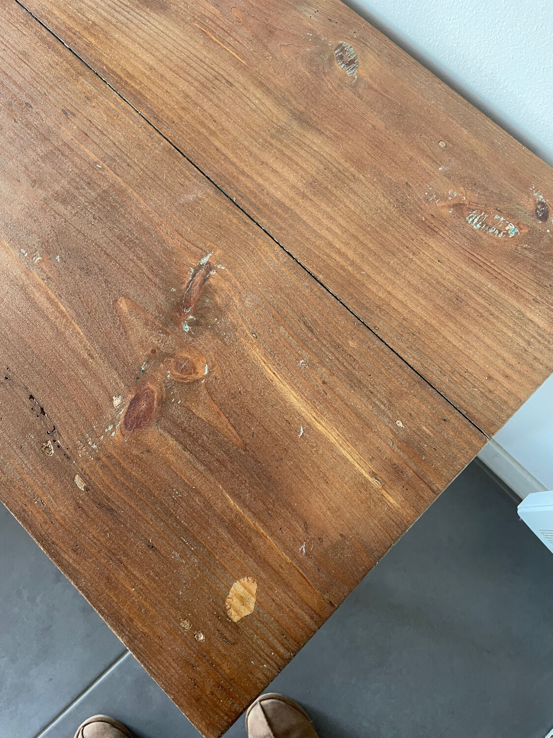 Rectangular wooden desk table