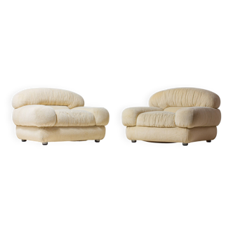 Elegant Italian lounge chairs in cream coloured fabric, 1970s