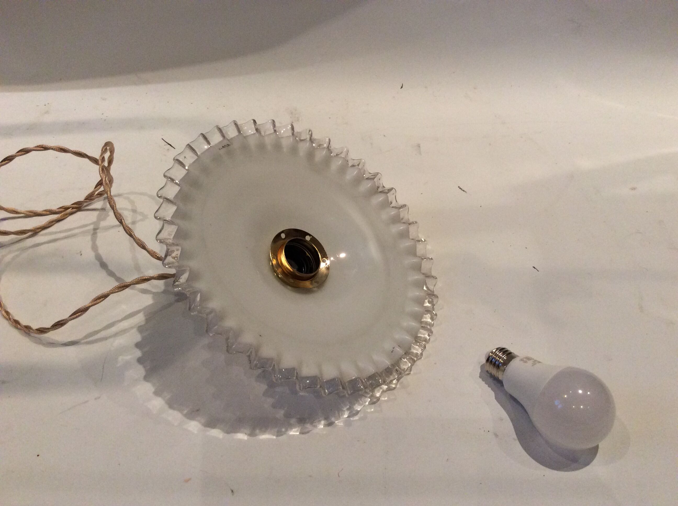 Vintage opaline suspension