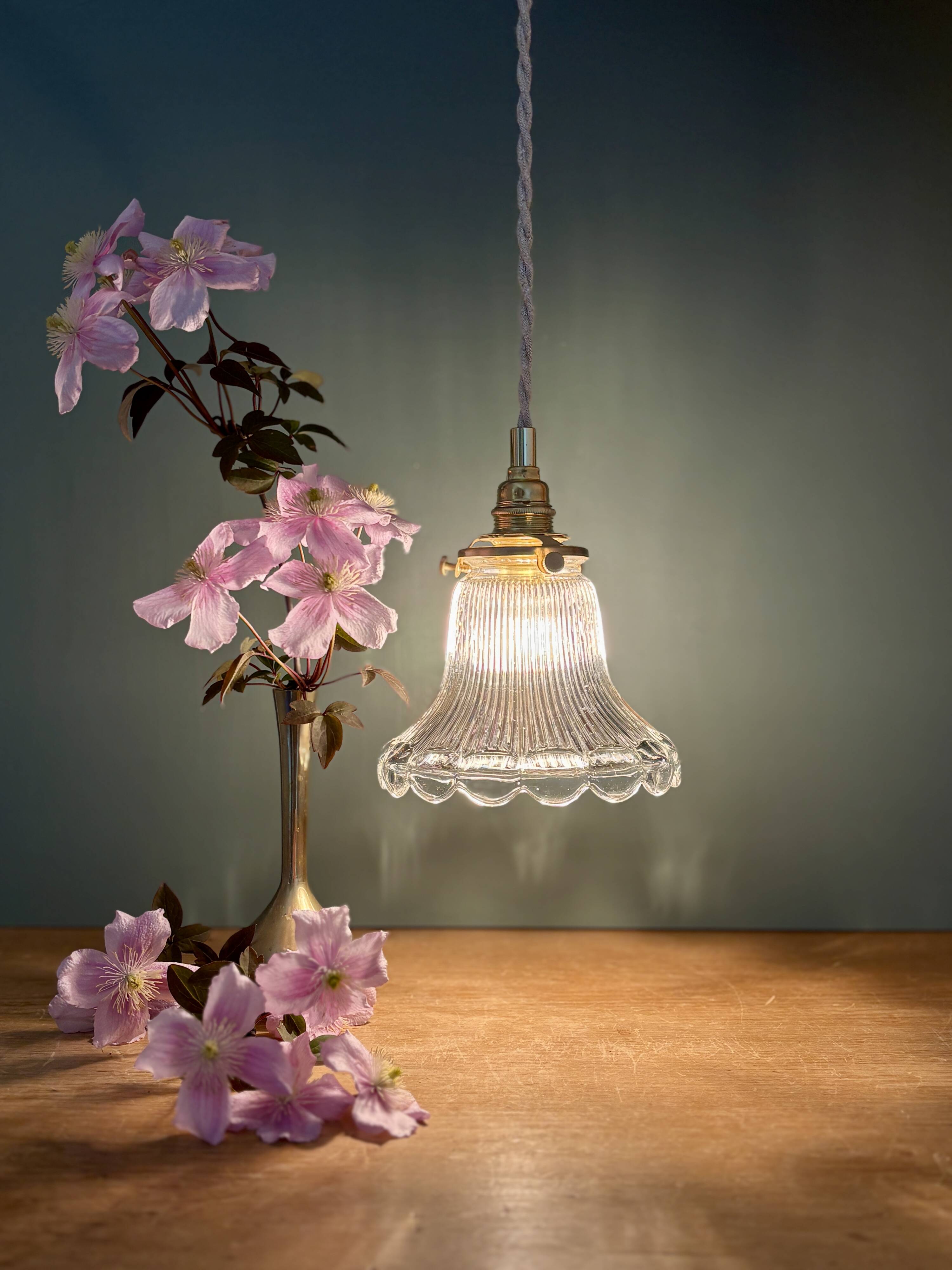Suspension tulipe vintage en verre holophane