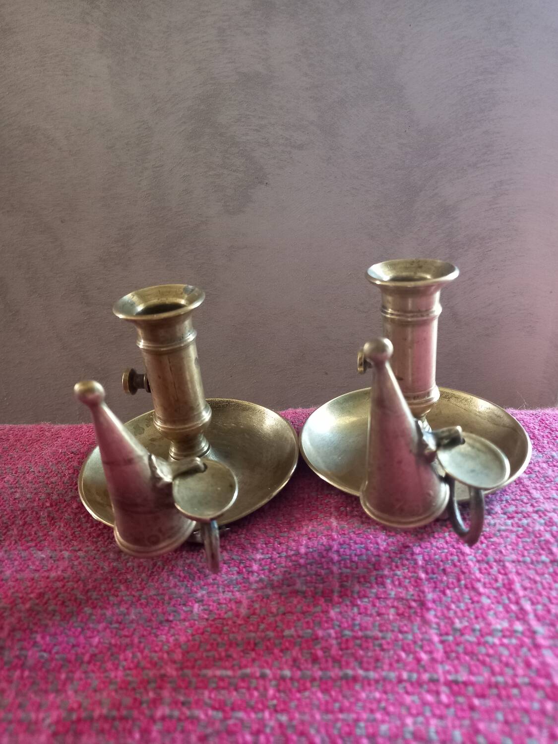 Hand candle holder