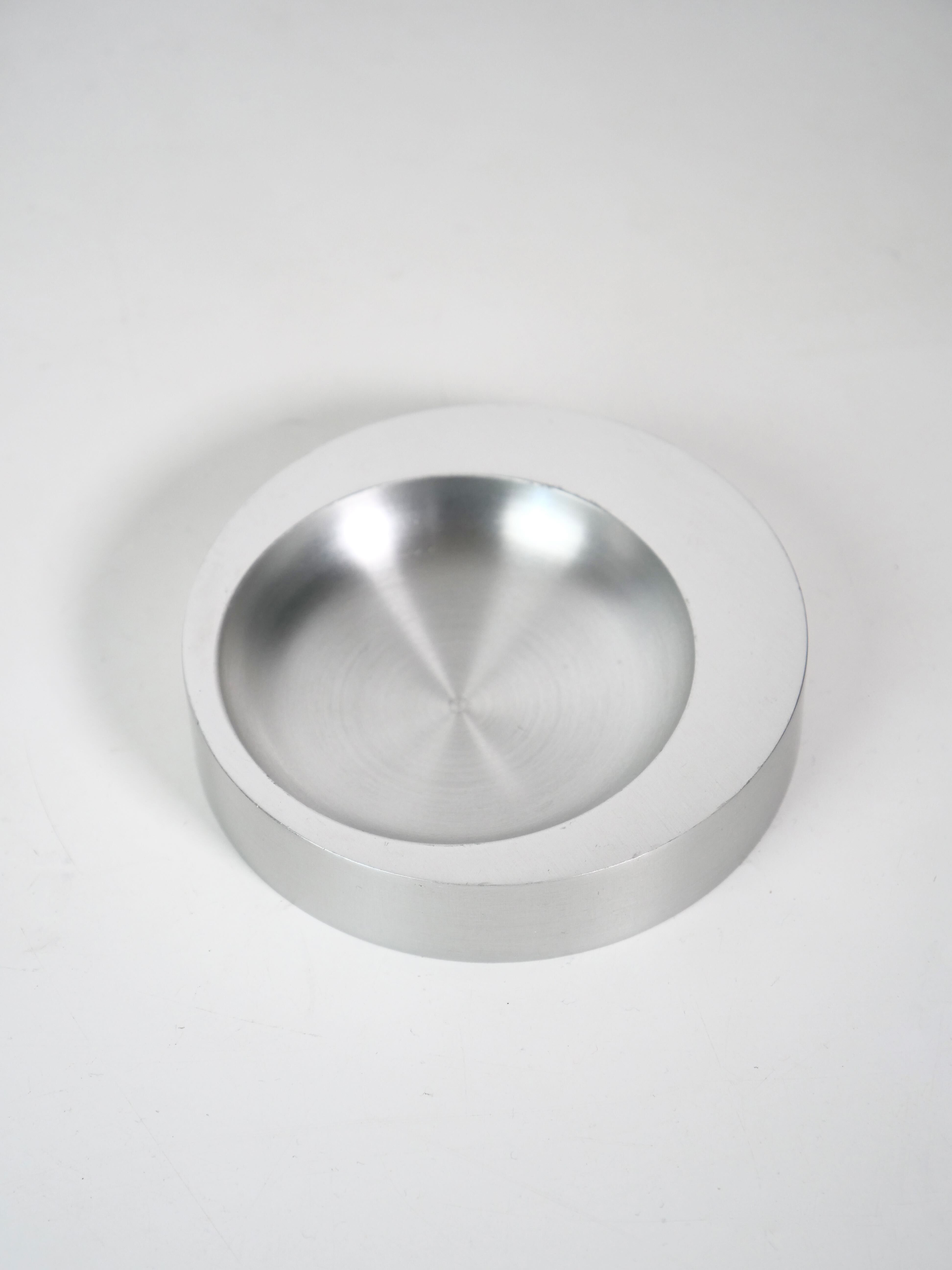 Empty pocket in aluminium