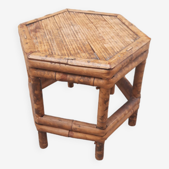 Petite table de bambou