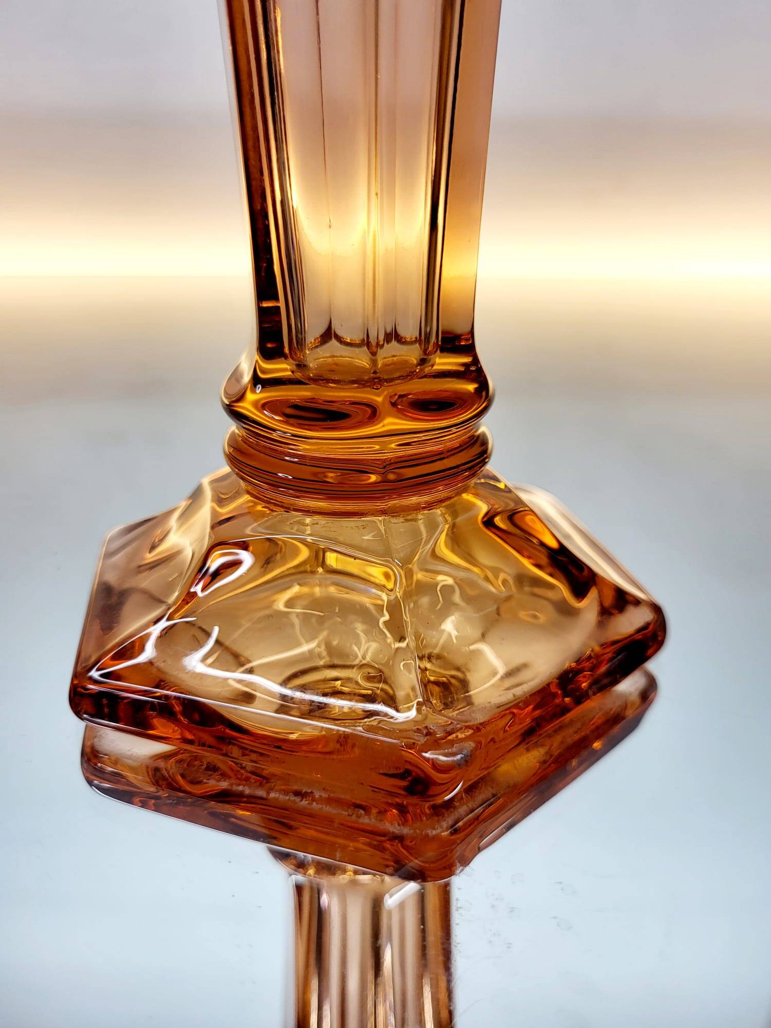 Val Saint Lambert Art deco vaas, serie Luxval model Américain M, rosé kleur