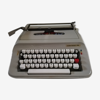 Machine à écrire Underwood 319