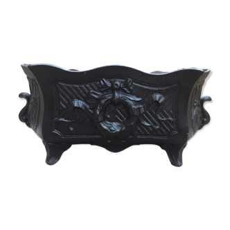 Cast iron planter