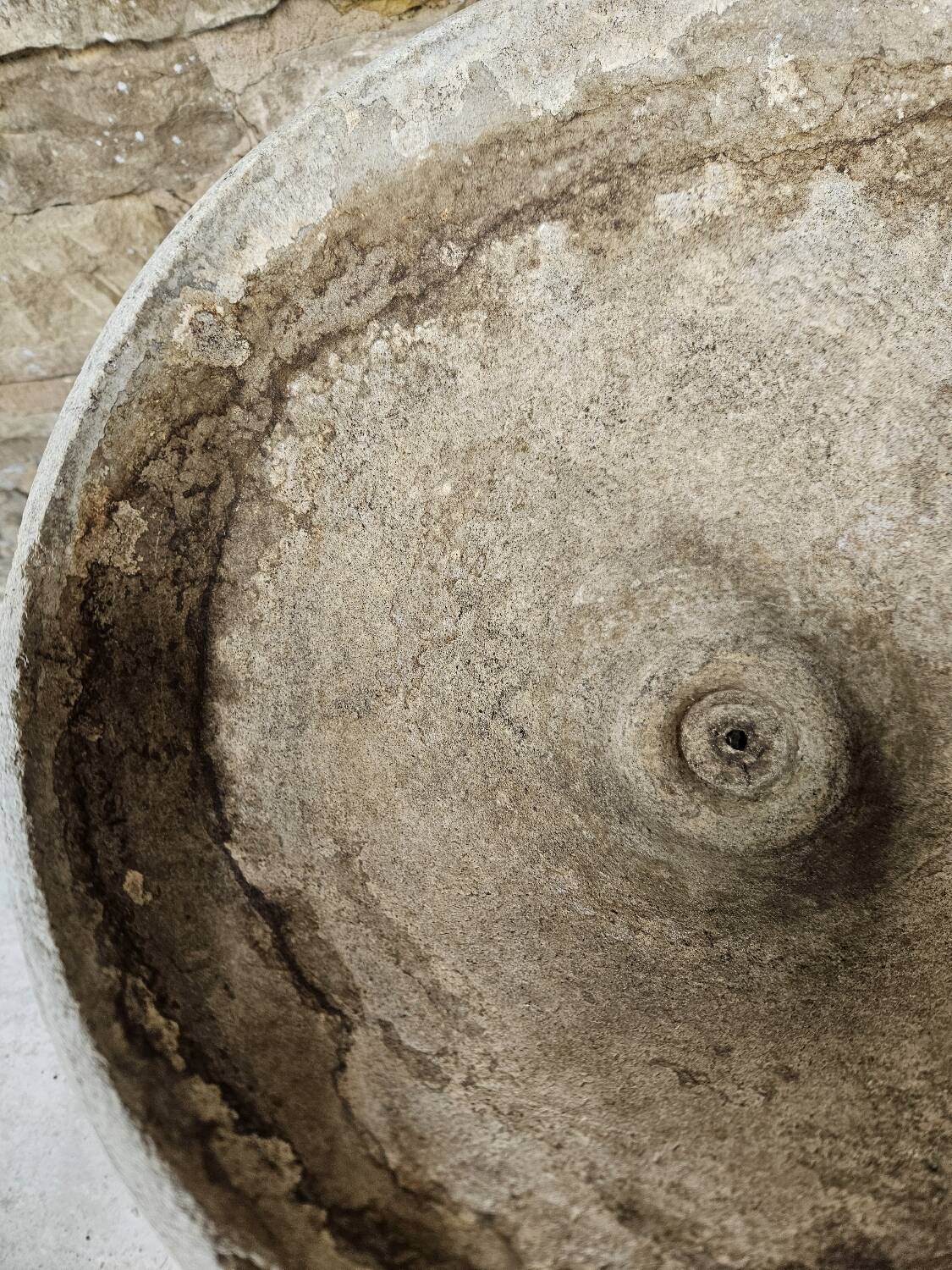 Diabolo planter by Anton Bee for Eternit