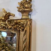 Miroir avec un ange en bois doré et stuc 166x61cm