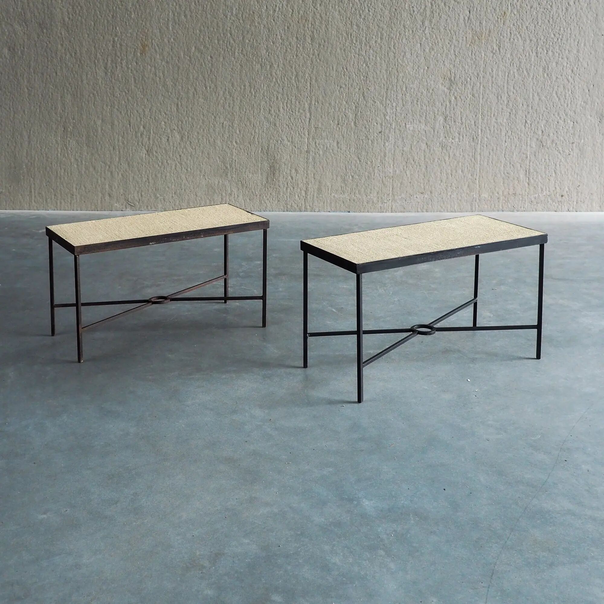 Set of 2 minimalist metal side tables with plaster-fiber tops