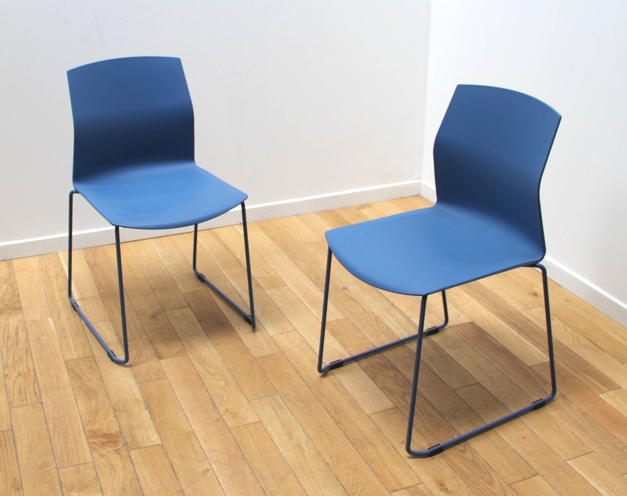 Kabi Wire visitor chair, Akaba