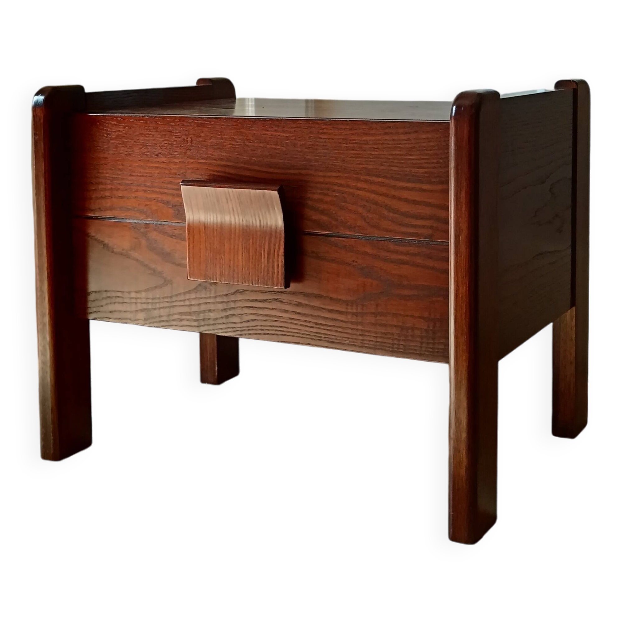 Oak bedside table with one drawer