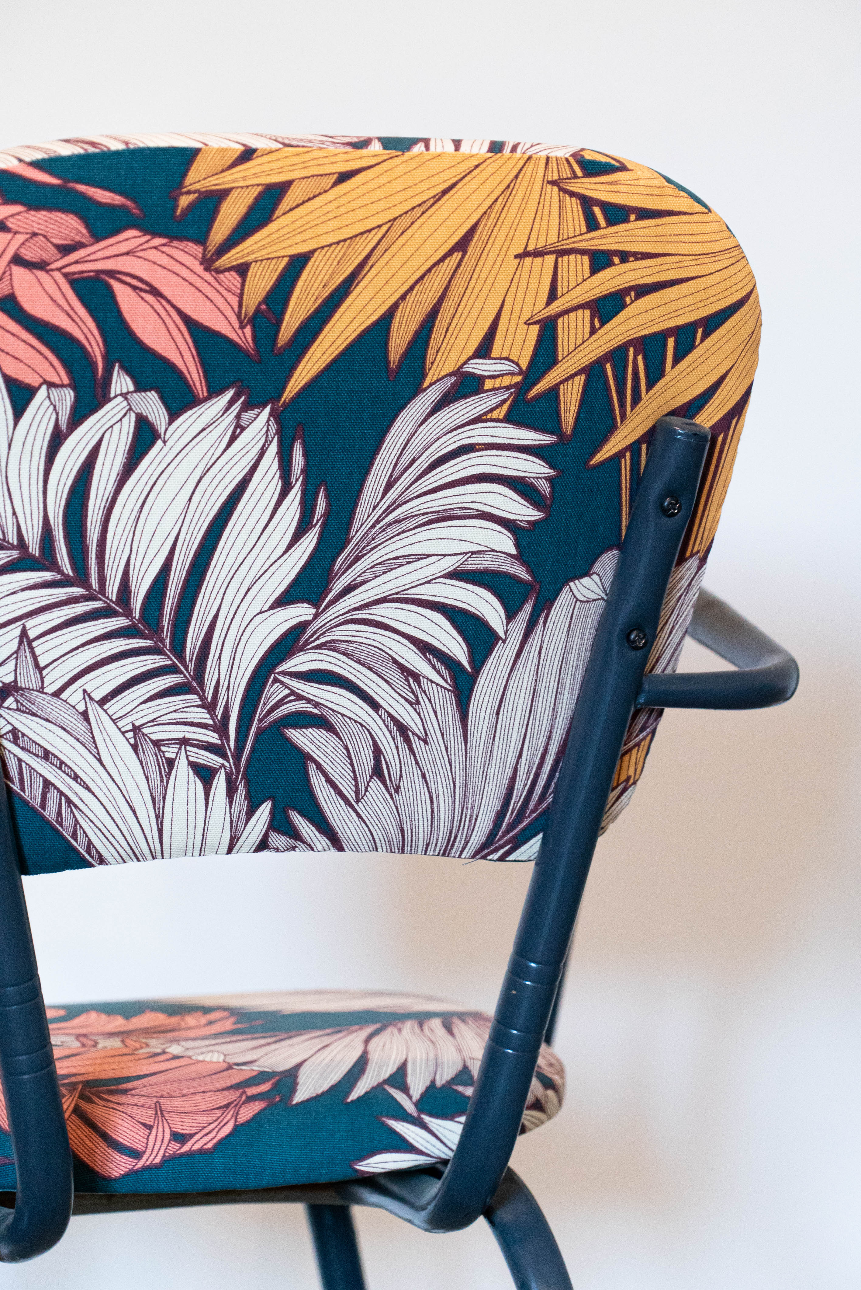 Office chair year 60