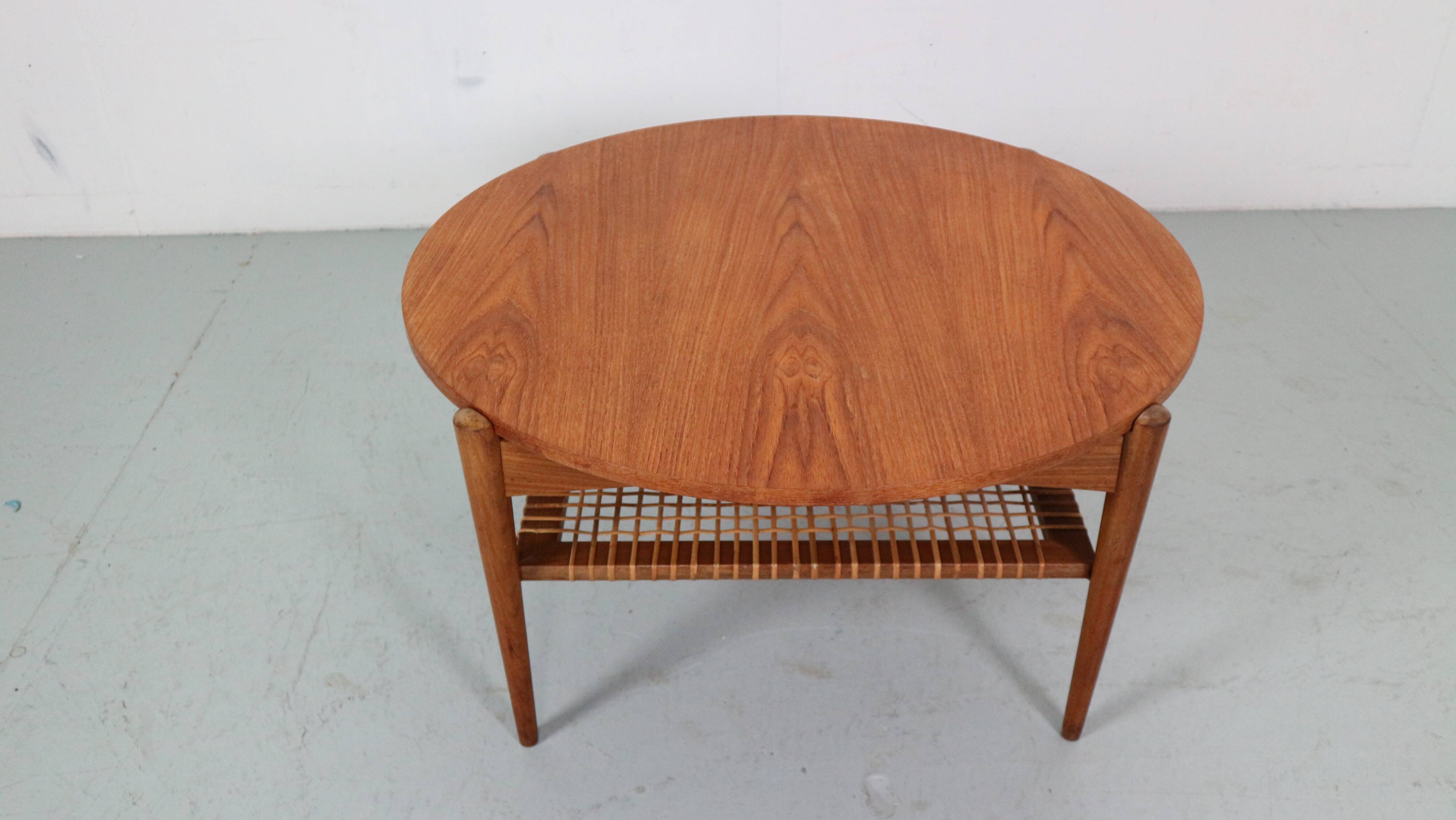 Scandinavian Modern Teak& Rattan Round Coffee Table, 1960's Denmark