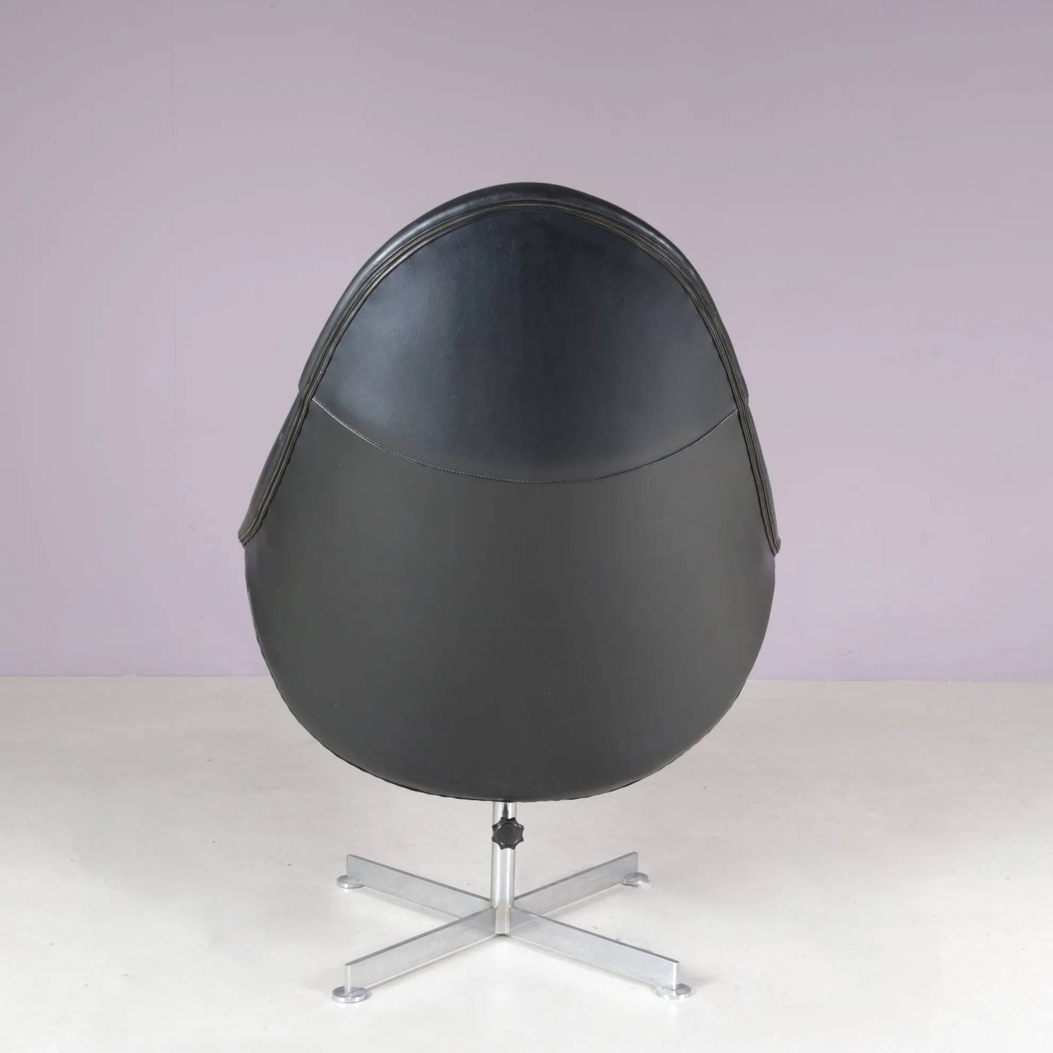 1960s swivel easy chair on chrome crossbase with black skai seat / Rudolf Wolf / Rohé, Netherlands