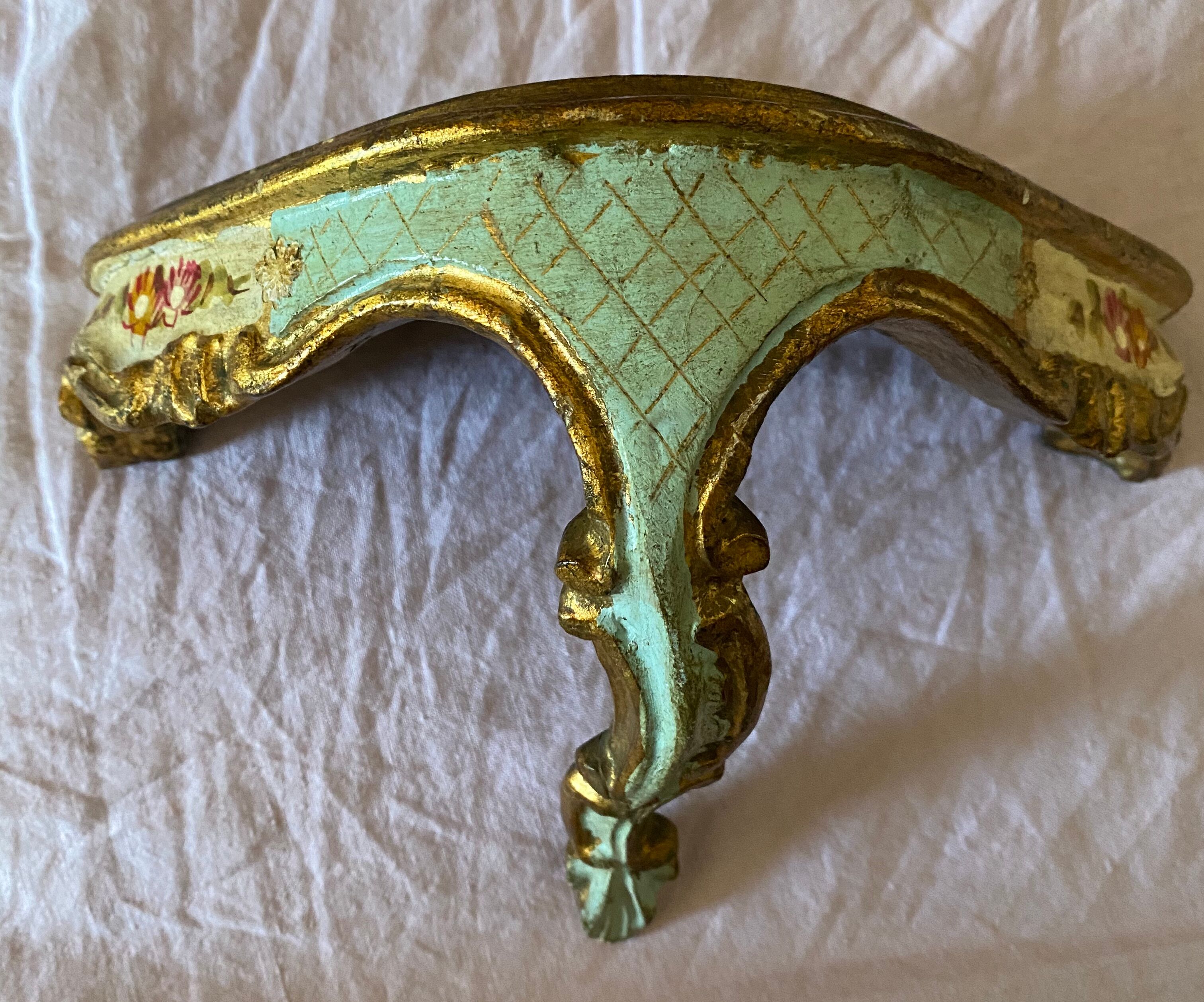 Little mural console