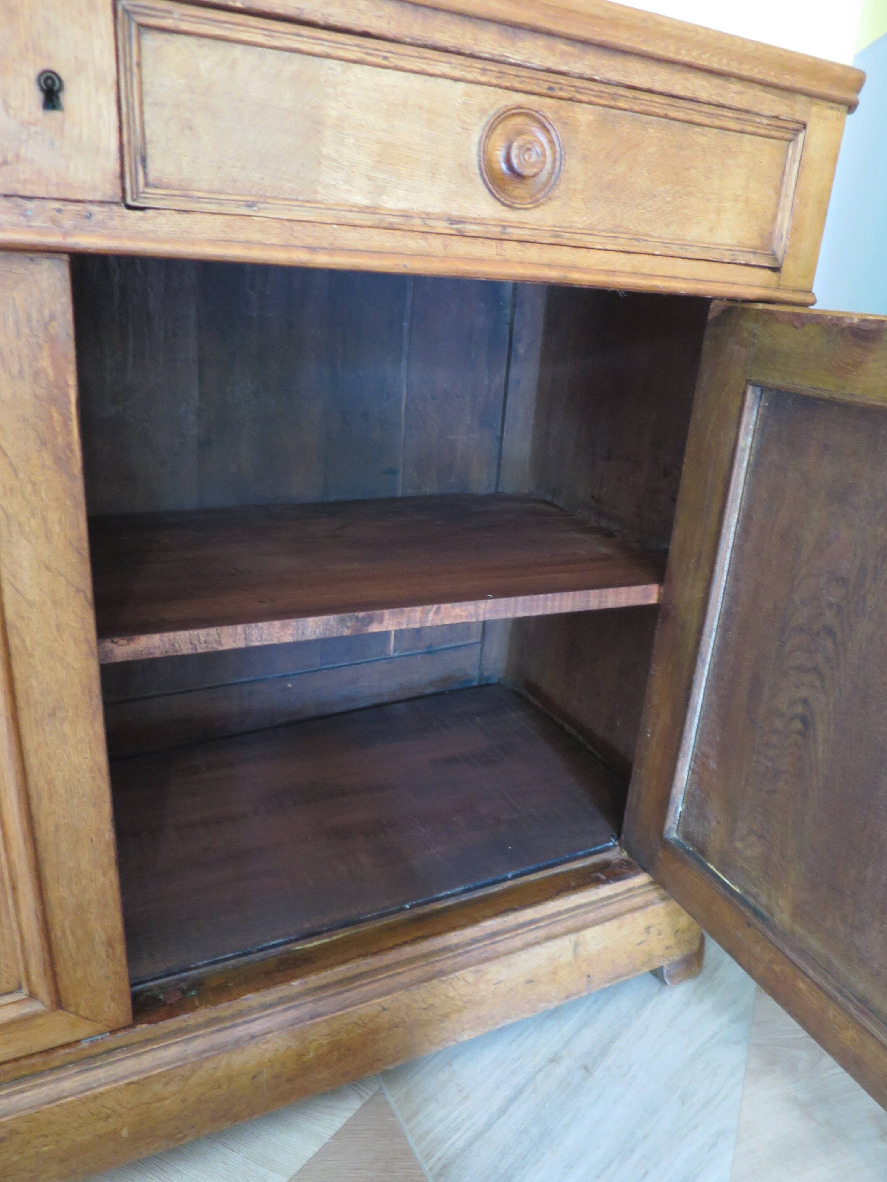Old - Beautiful solid oak sideboard - 2 doors - 2 drawers in golden oak color