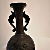 Pair of Asian bronze vases. Late nineteenth, early twentieth.