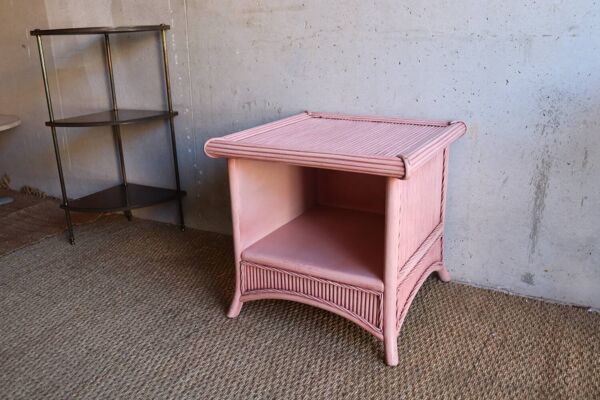 Bout de canapé ou grand chevet en rotin bambou rose vintage