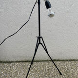 Tripod lamp