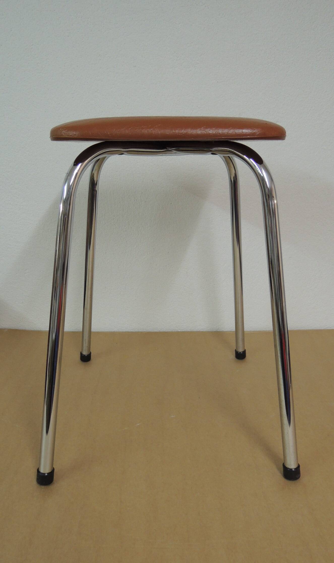 Tabouret en skaï