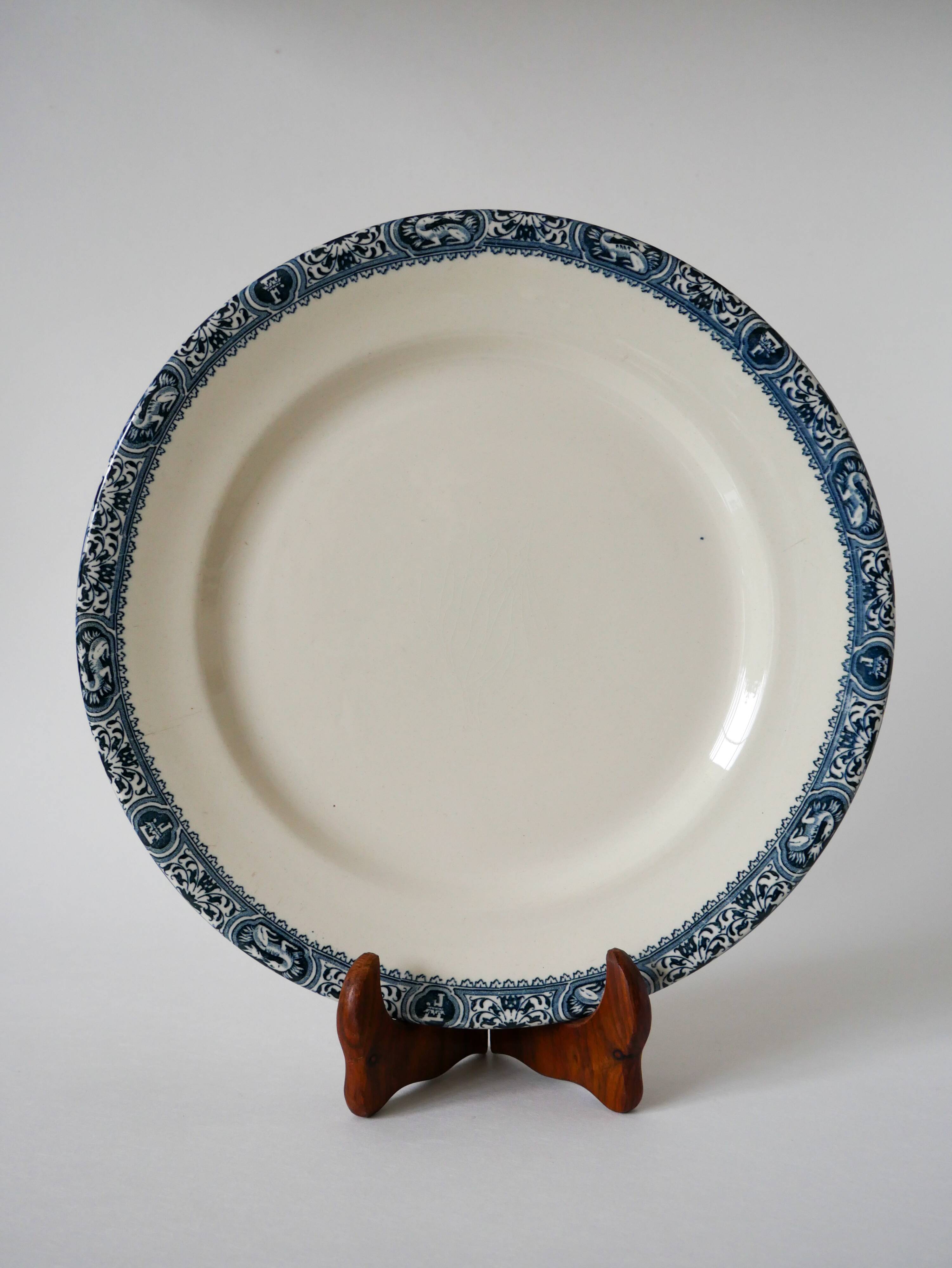 Round dish in iron earth model salins model françois 1st 19th century