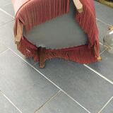 Pink velvet toad armchair with fringes