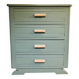 Antique wooden chest of drawers