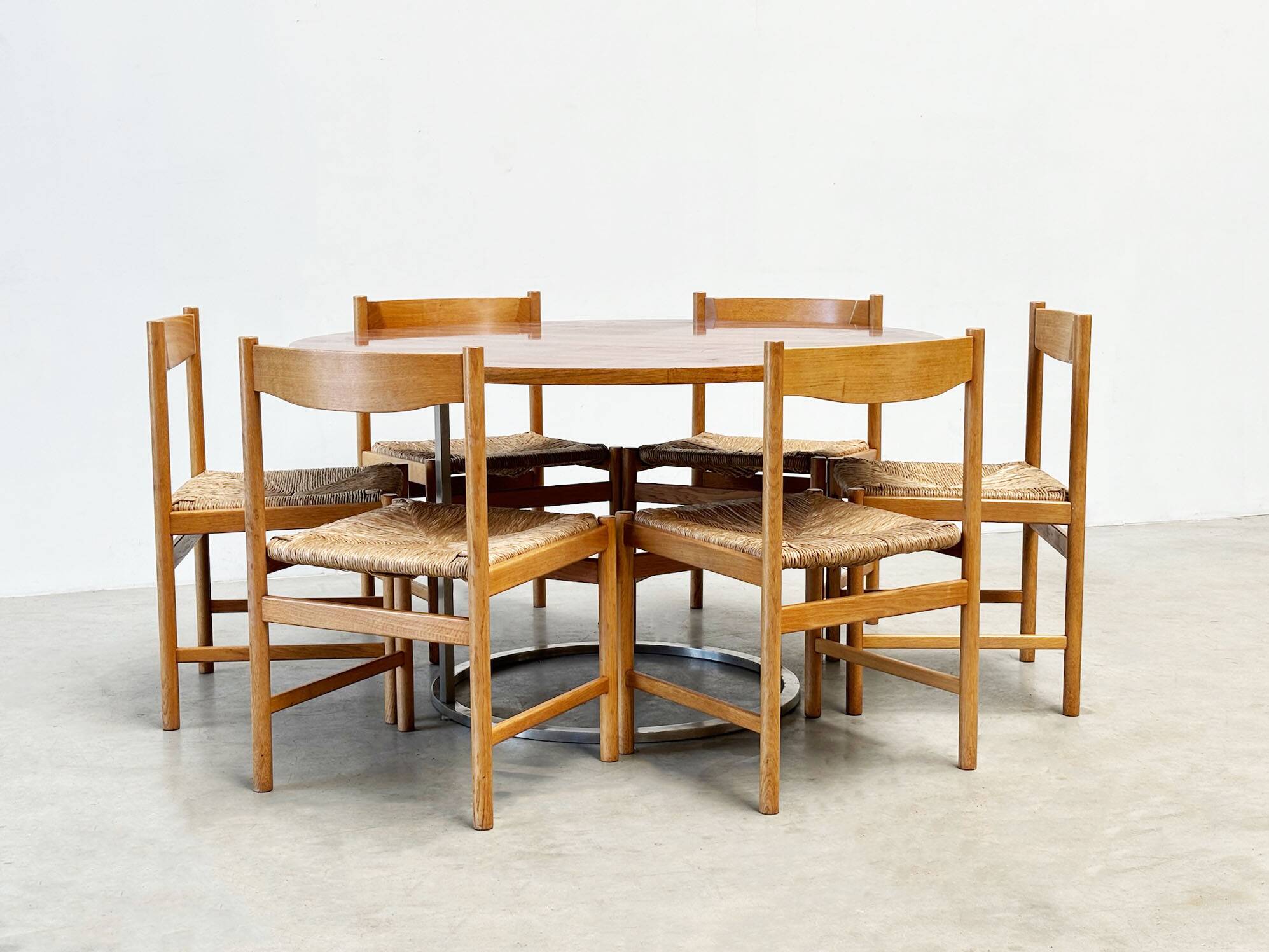 Italian rosewood round dining table