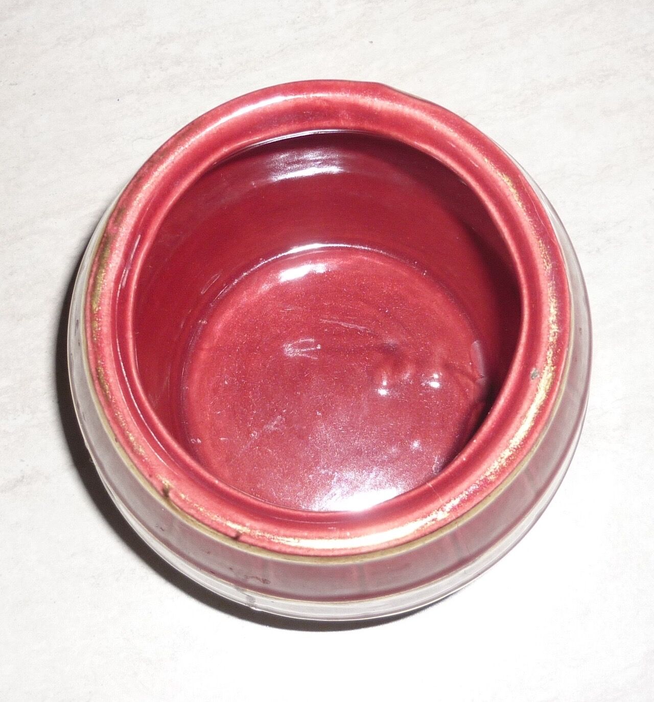 Cache-pot en céramique rouge et or vintage