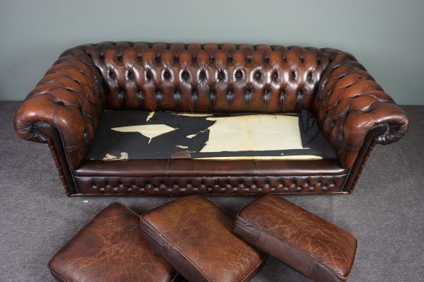 Chesterfield sofa 2.5 seats in cowhide leather