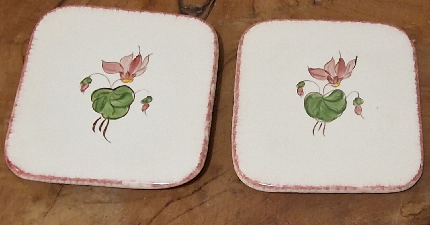 Duo of cyclamen bottle underwear