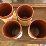 Quatre verres en céramique sculptés à la main