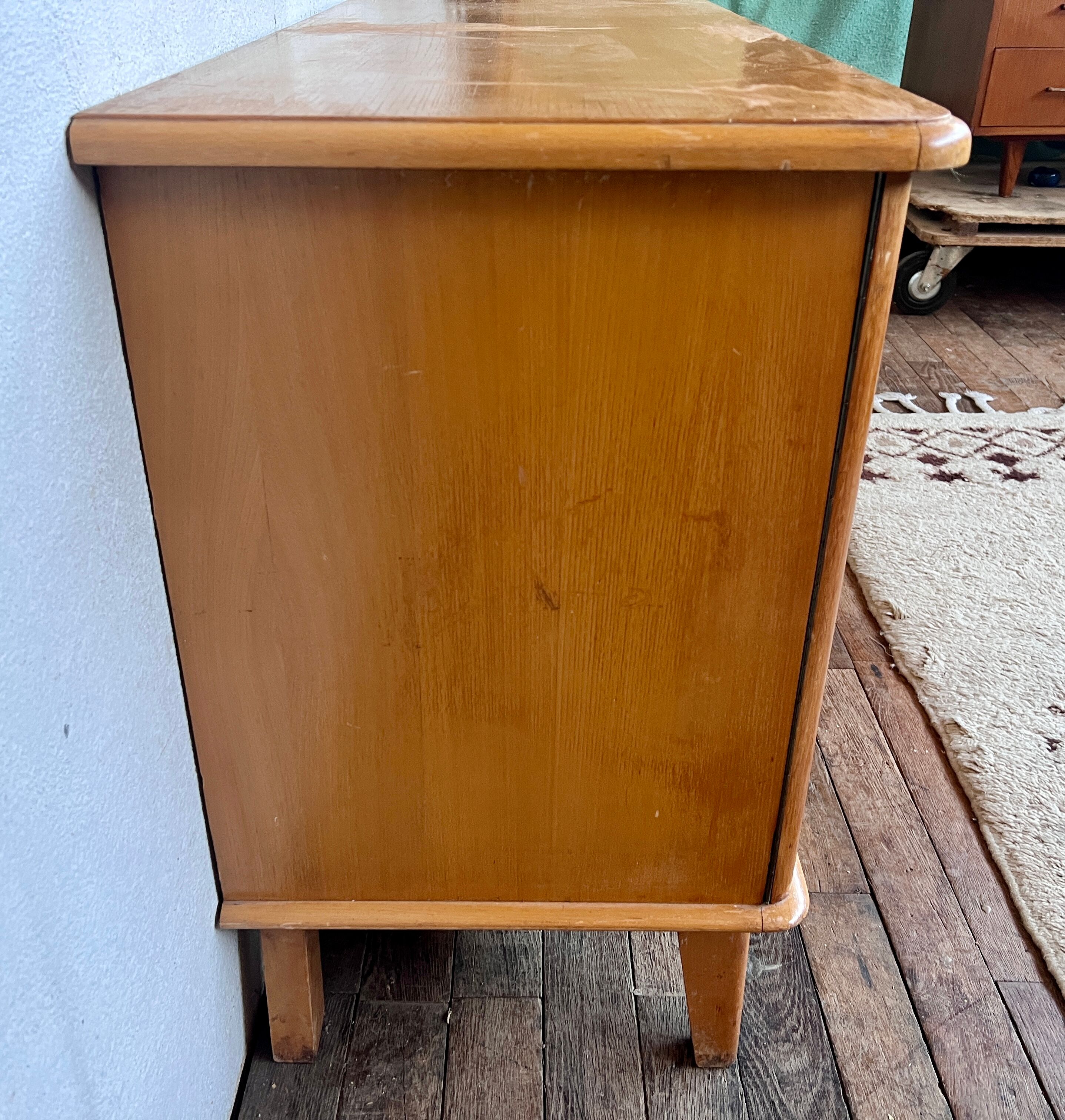 Buffet 2 swing doors