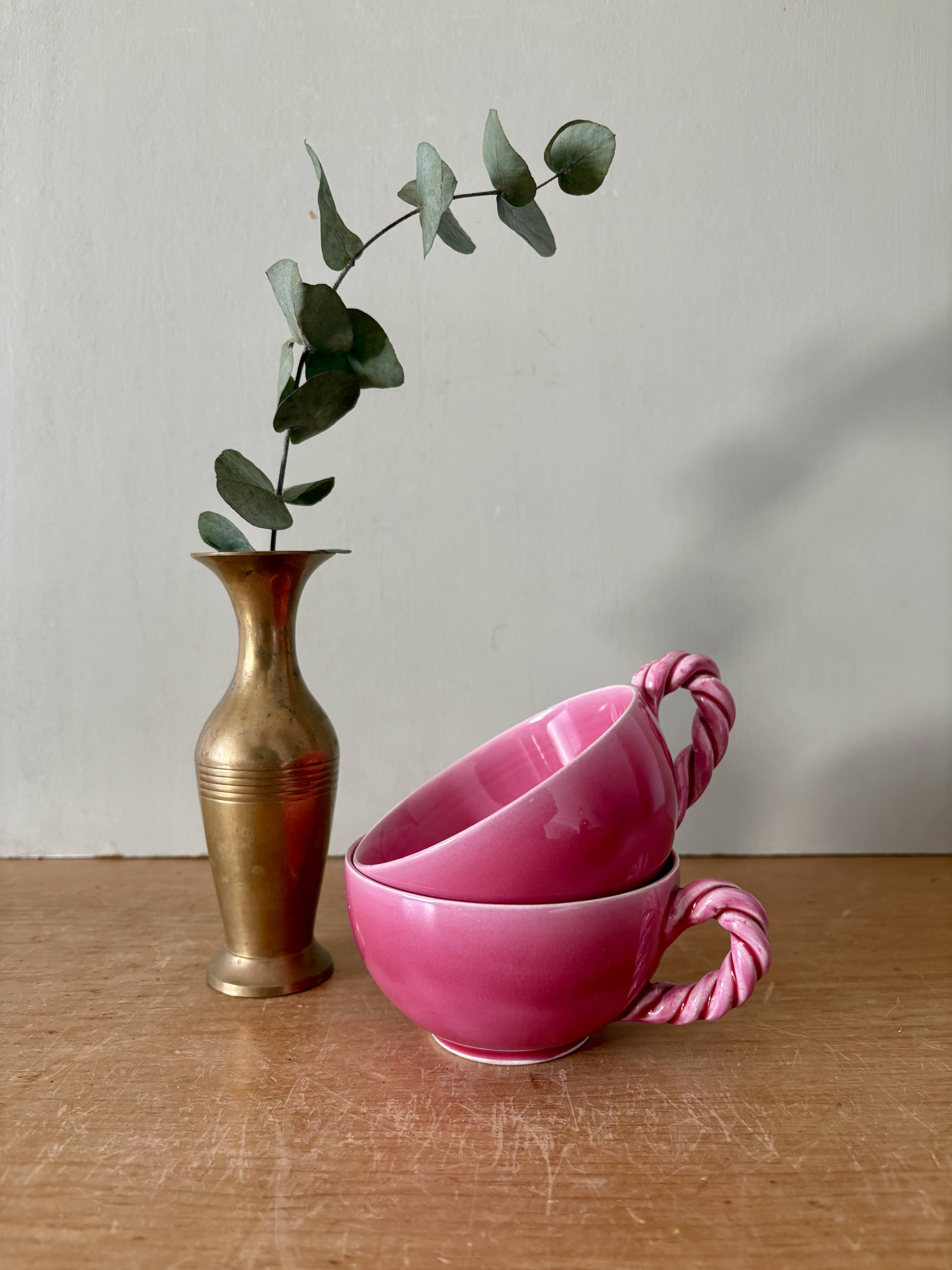 Set of 2 antique pink ceramic mugs