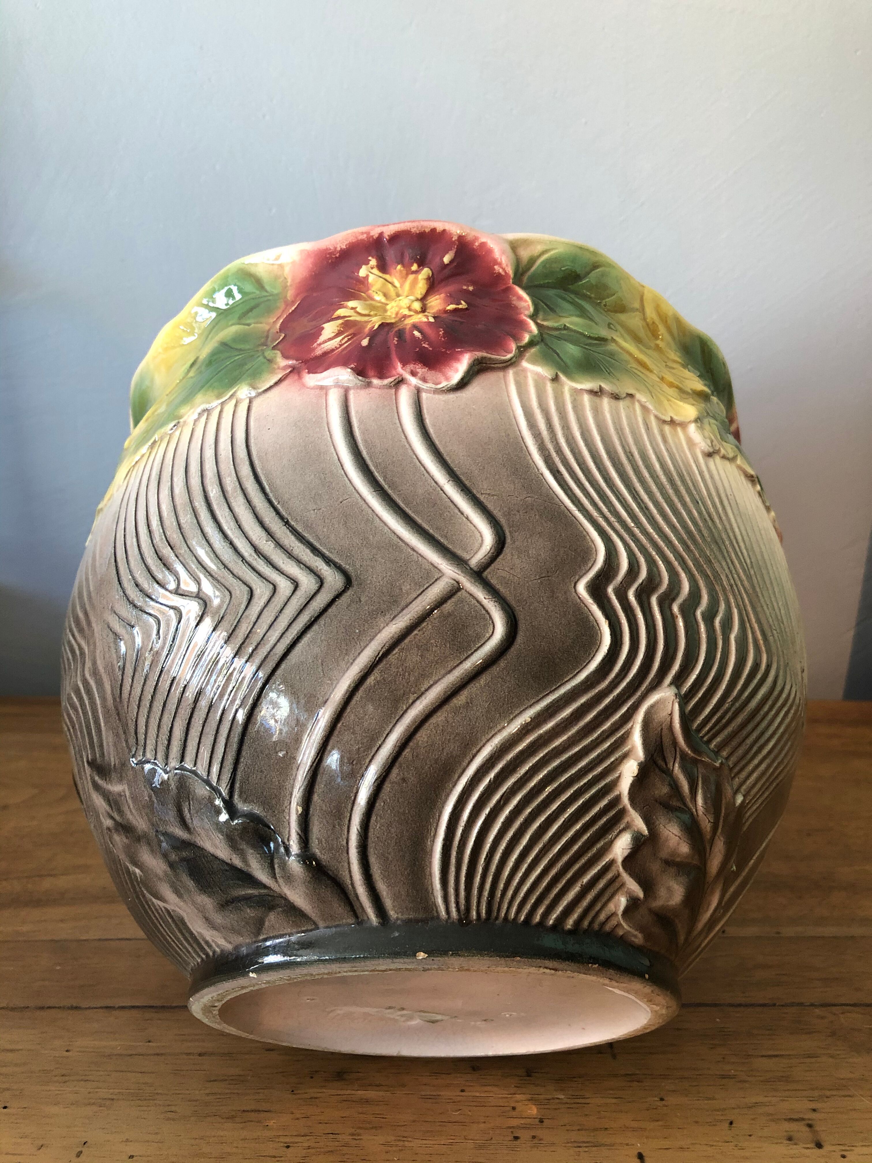 Pot cover in St. Amand dabbling