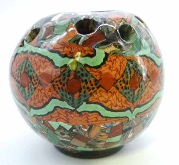 Pique-fleurs boule en céramique émaillée, signé Gerbino Vallauris