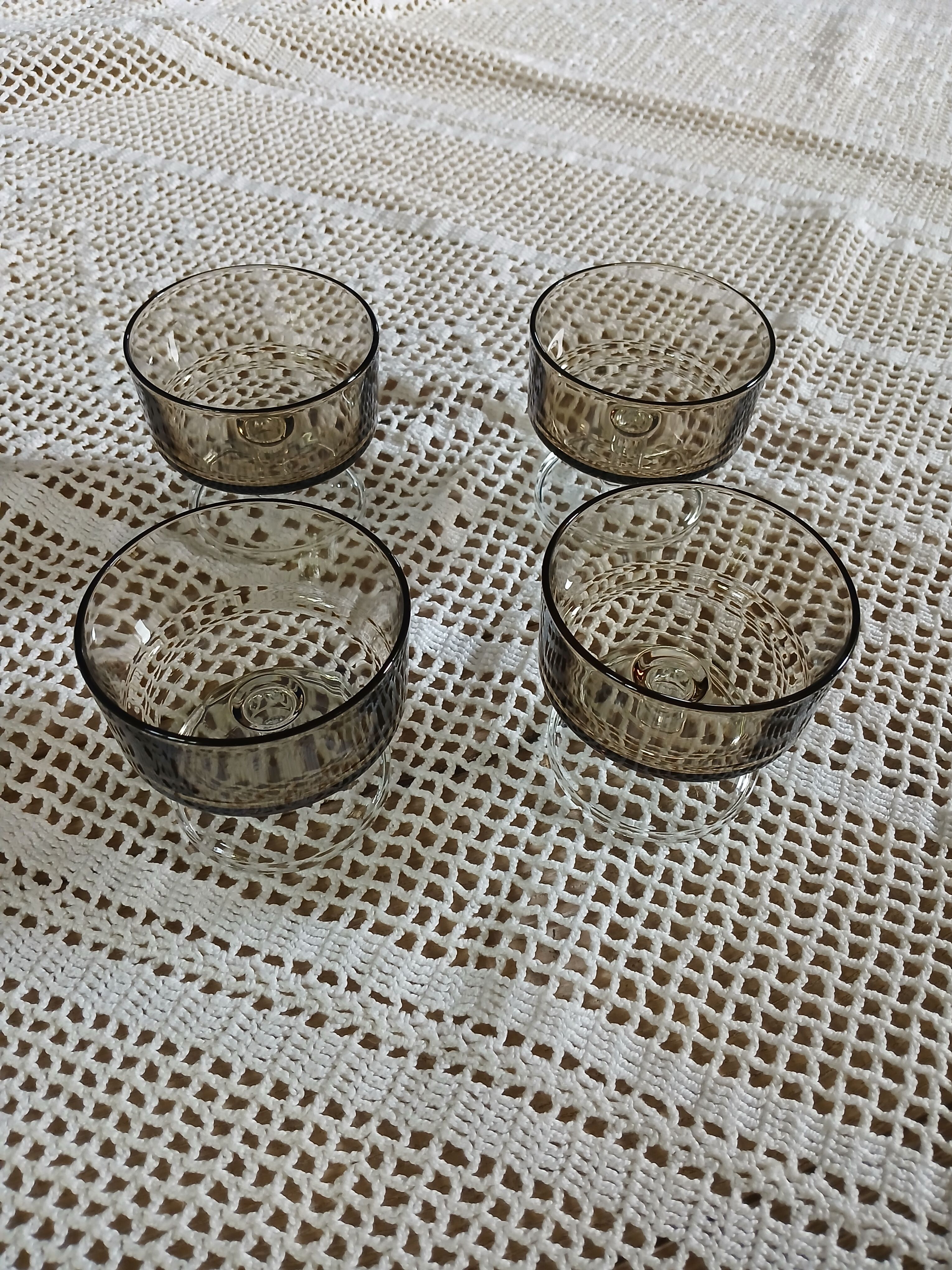 4 coupes à champagne vintages
