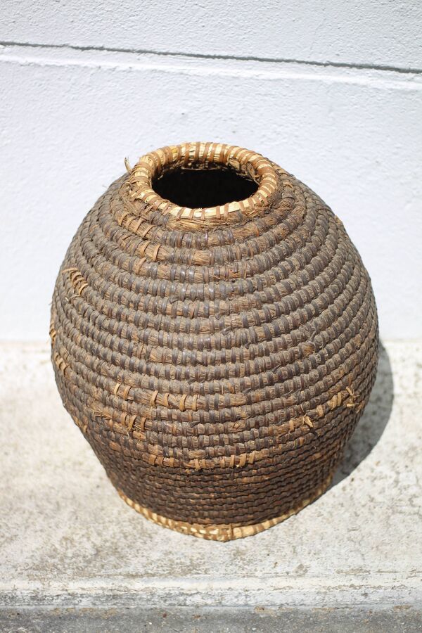 Panier ancien, bourgne paille et ronce, panier tressé, décoration intérieur, garde-manger, cache-pot