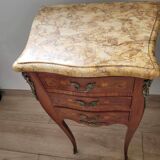 Table de chevet style Louis XV