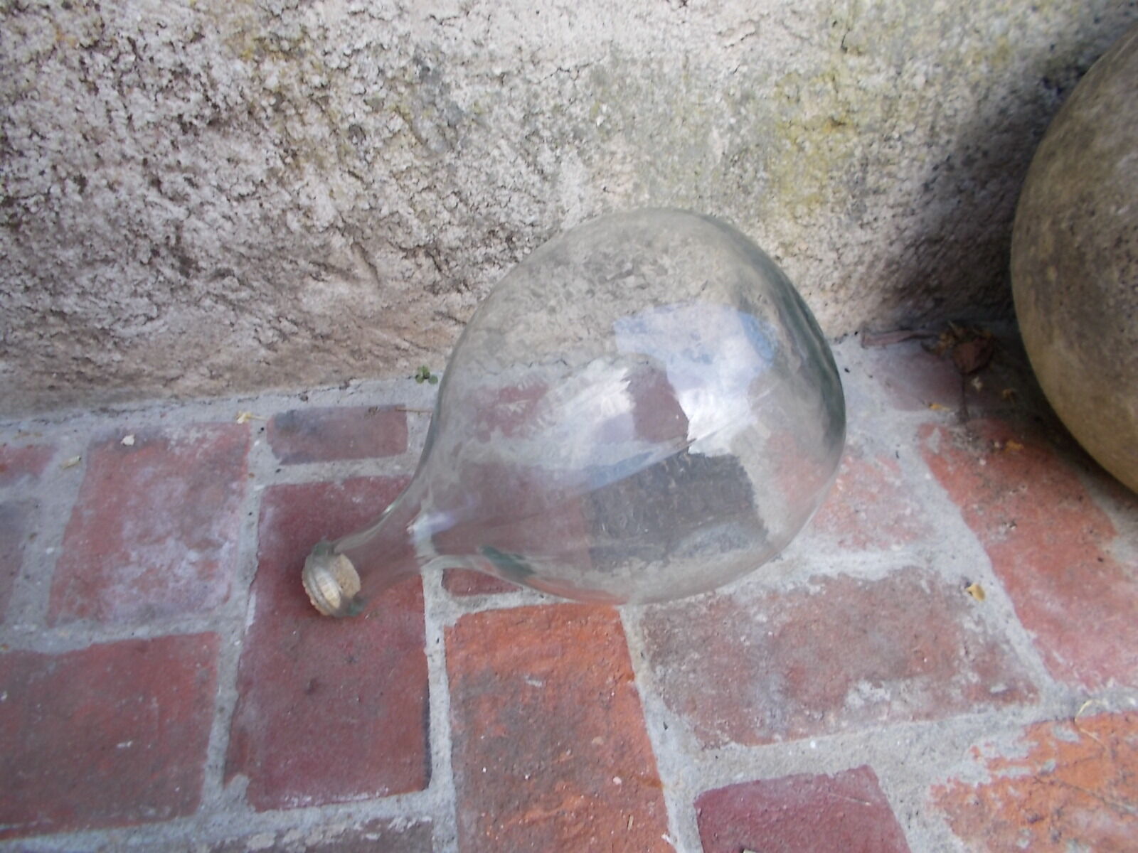Demijohn in transparent glass