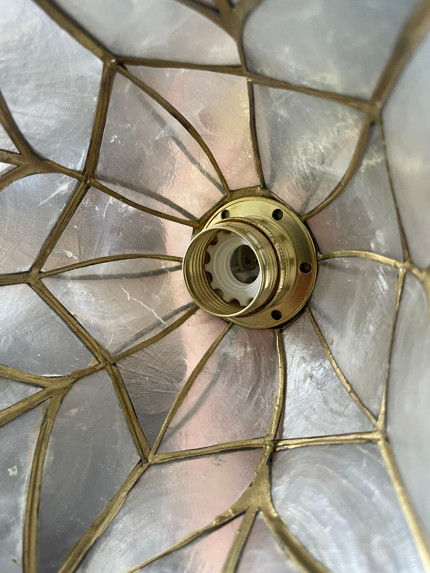 Italian lampshade applique from the 1970s in mother-of-pearl and gilded brass.