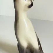 Vintage ceramic chat