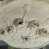 Louis XVI pediment with plaster low relief roses