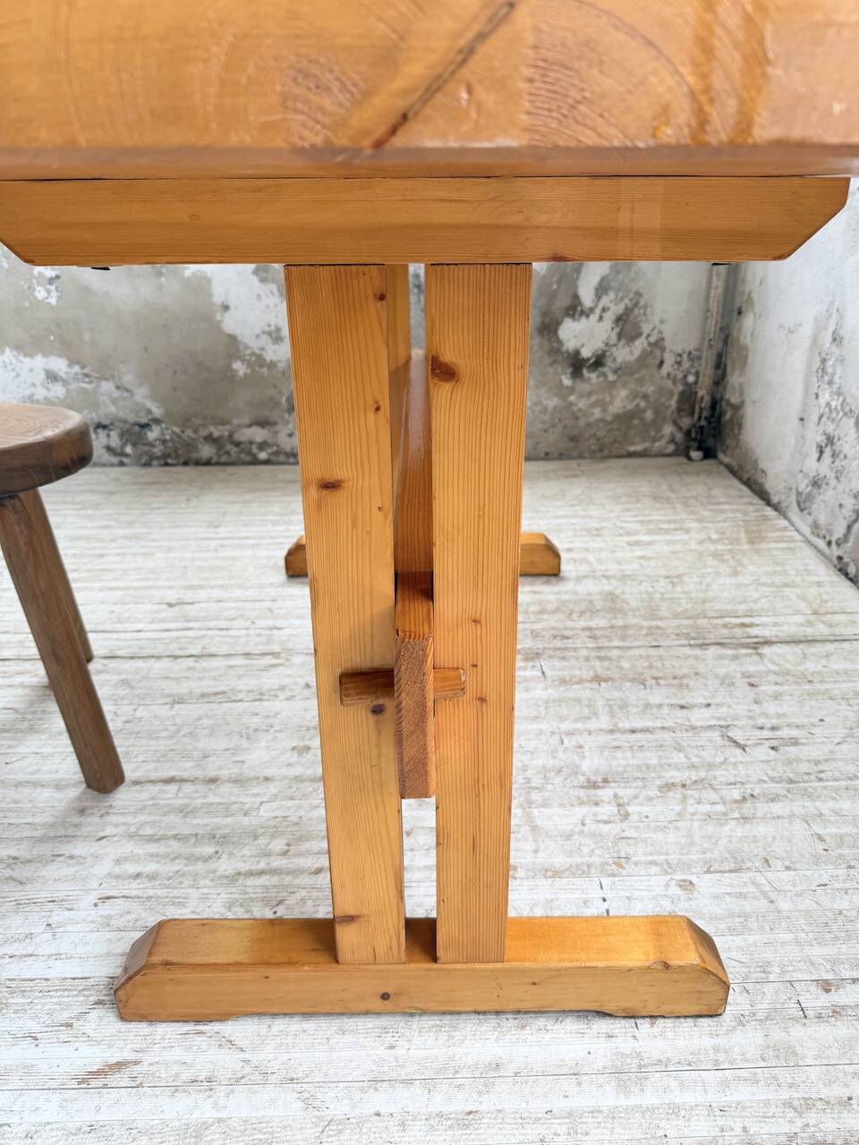 Perriand mountain furniture table 1970