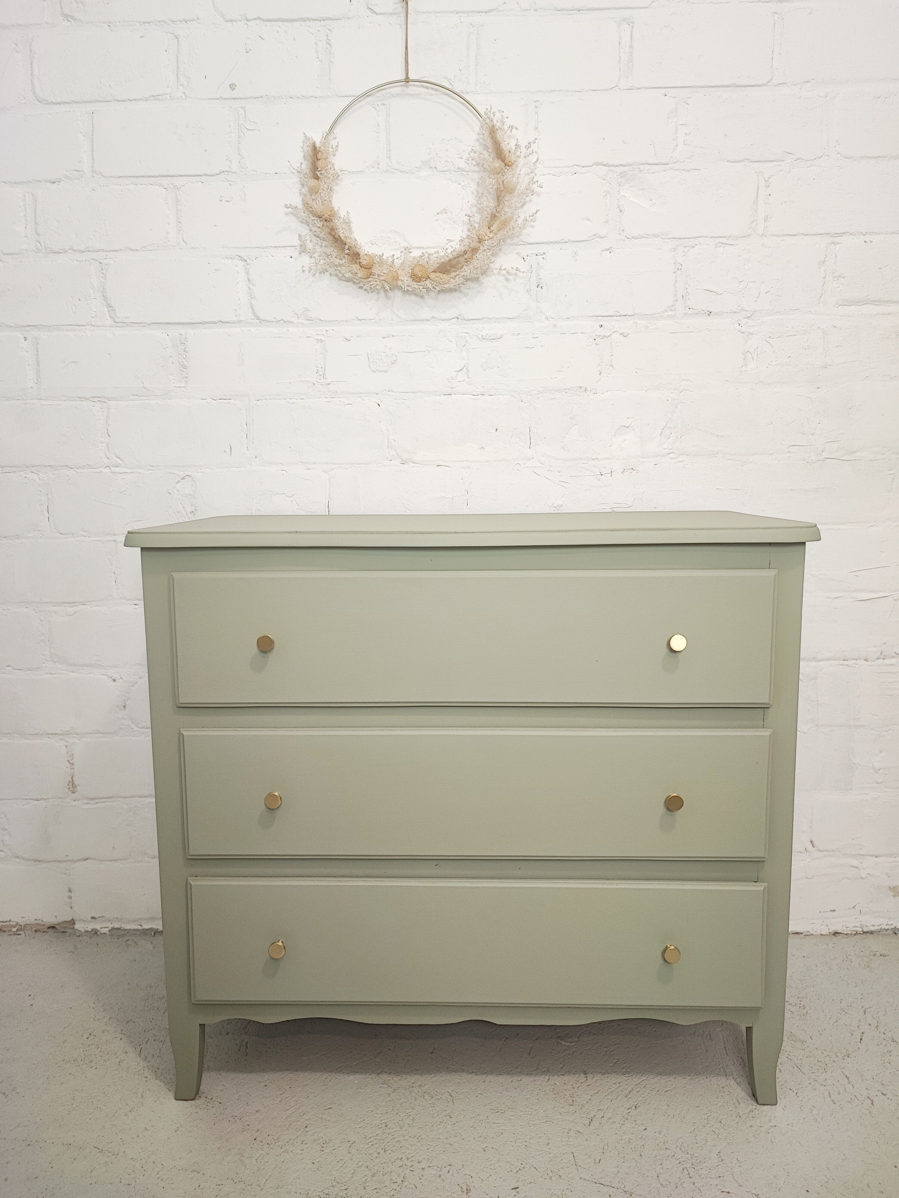 Commode vintage vert amande