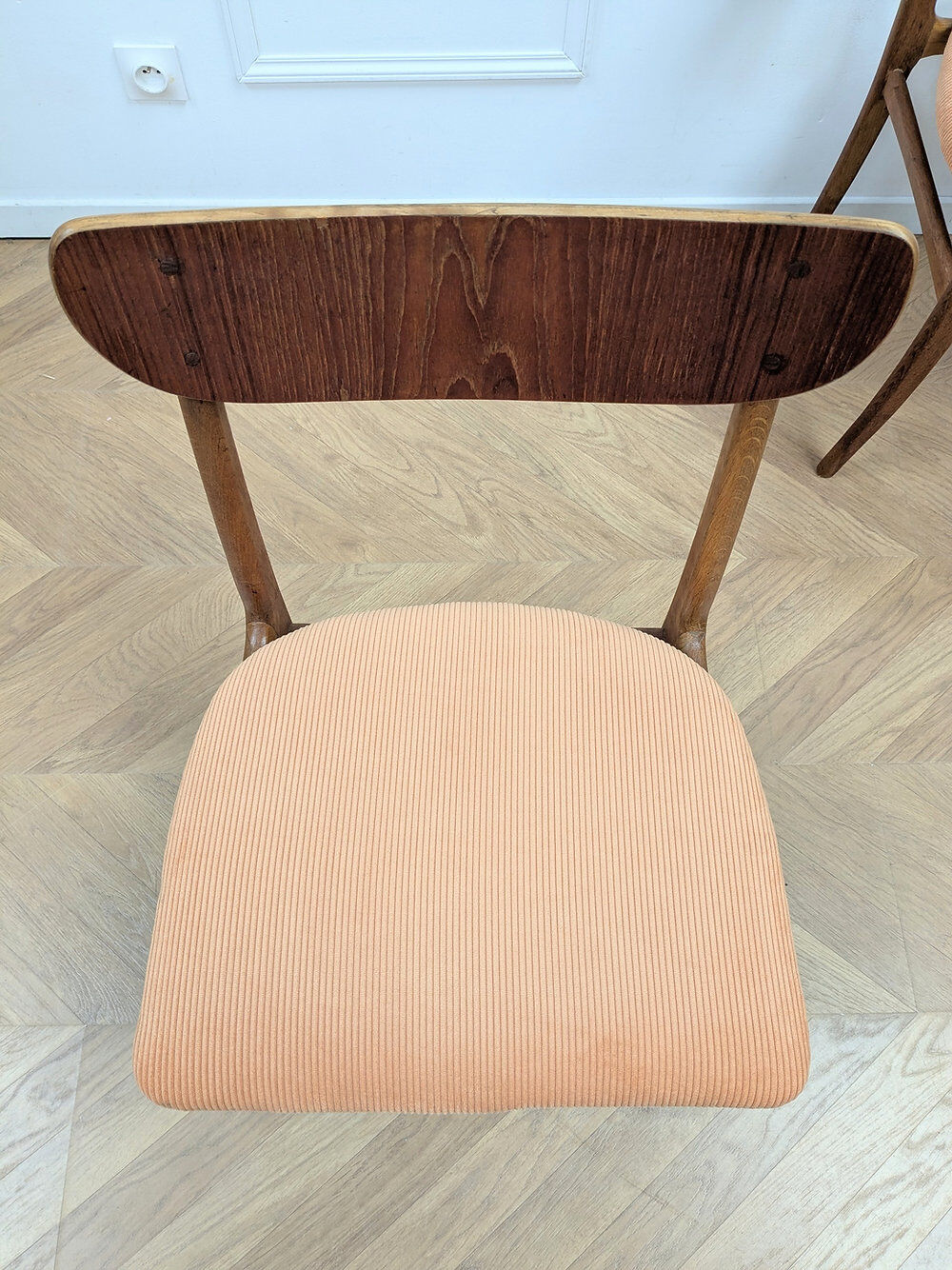 Set of 2 vintage chairs