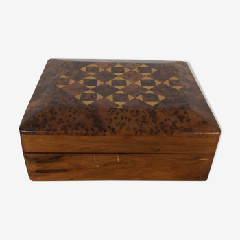 Wooden jewel box and marquetry